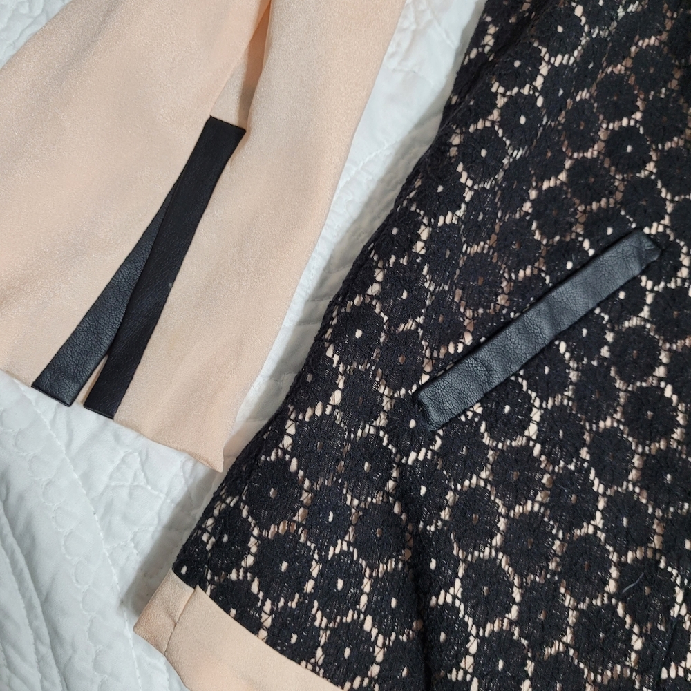 Jacket Gibson Latimer XL, nudish pink with black lace print and silk inside. - Picture 5 of 6